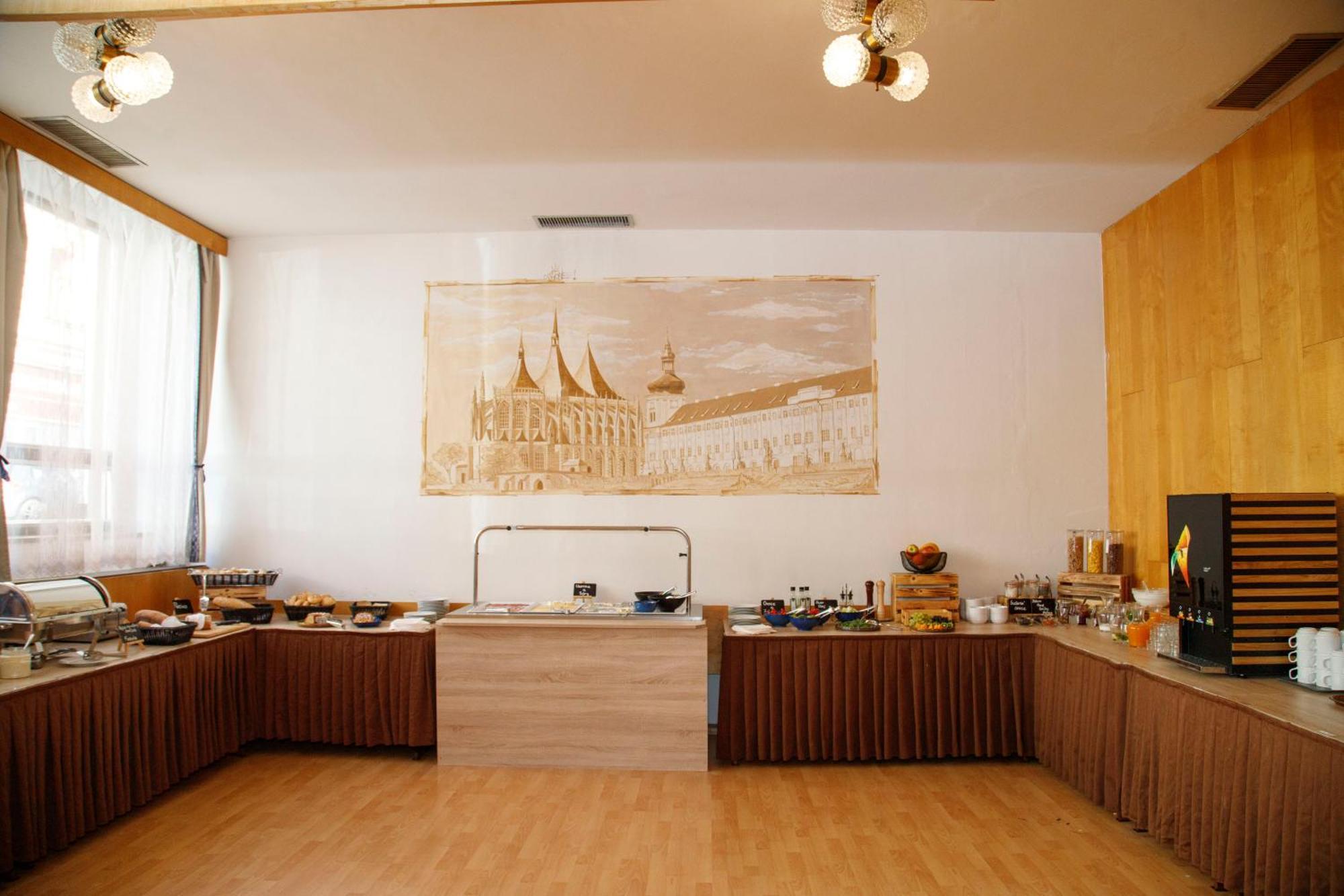 Lh Hotel Medinek Old Town Kutná Hora Esterno foto