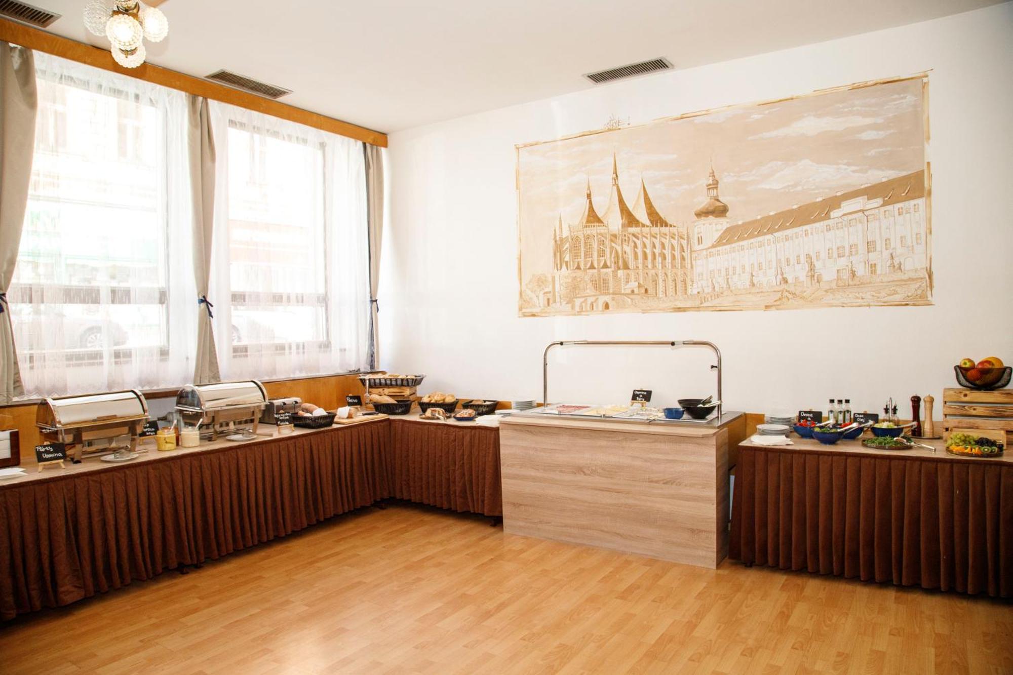Lh Hotel Medinek Old Town Kutná Hora Esterno foto