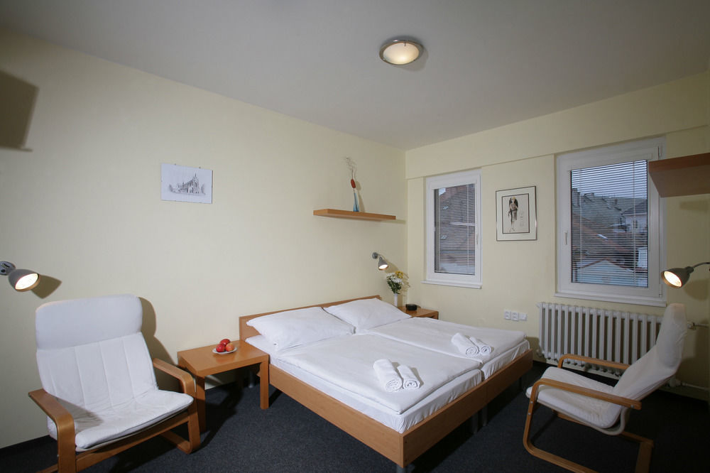 Lh Hotel Medinek Old Town Kutná Hora Esterno foto