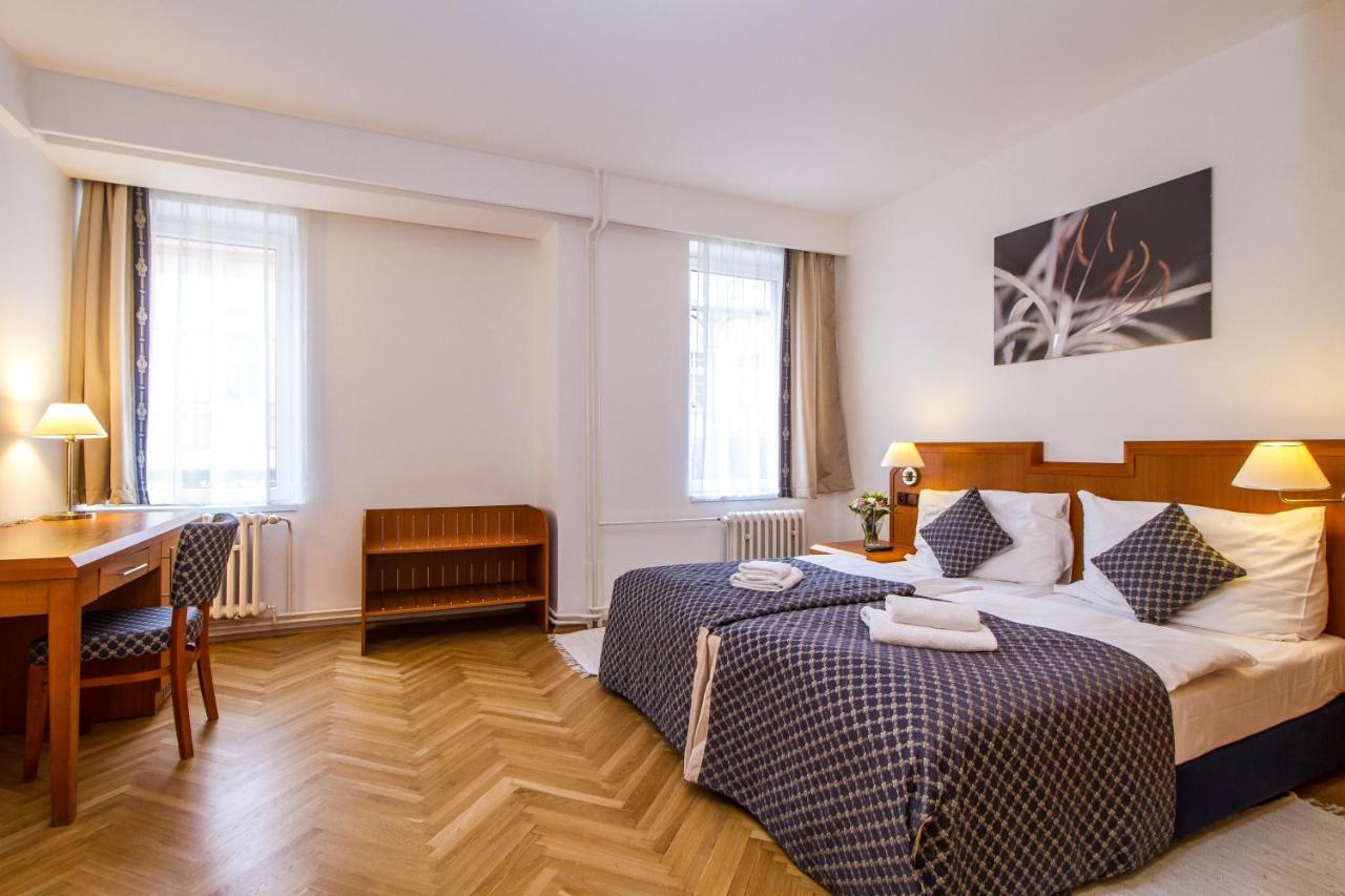 Lh Hotel Medinek Old Town Kutná Hora Esterno foto